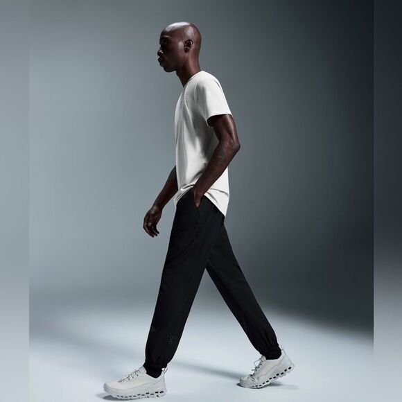 NWT ON CLOUD - Focus Pants size L - Picture 1 of 8